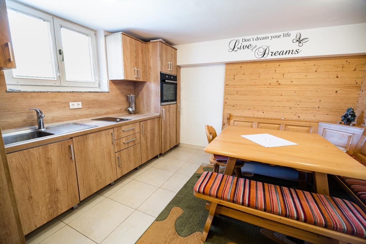 Apartments Zvoh, Krvavec, Ski-In, Ski-Out แซเคลียนาโกเรนสเคม ภายนอก รูปภาพ