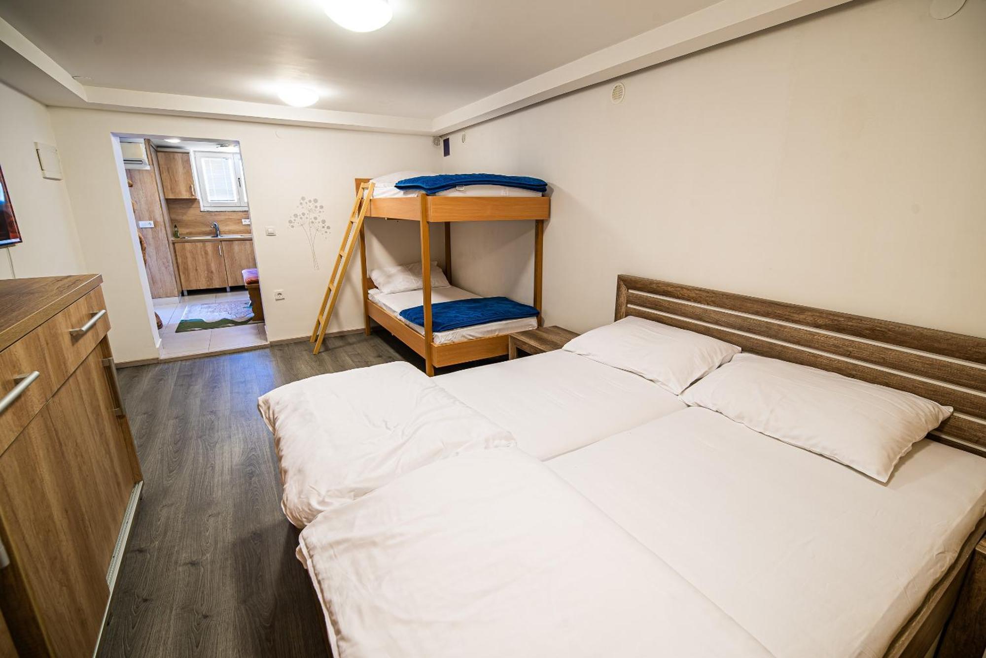 Apartments Zvoh, Krvavec, Ski-In, Ski-Out แซเคลียนาโกเรนสเคม ห้อง รูปภาพ
